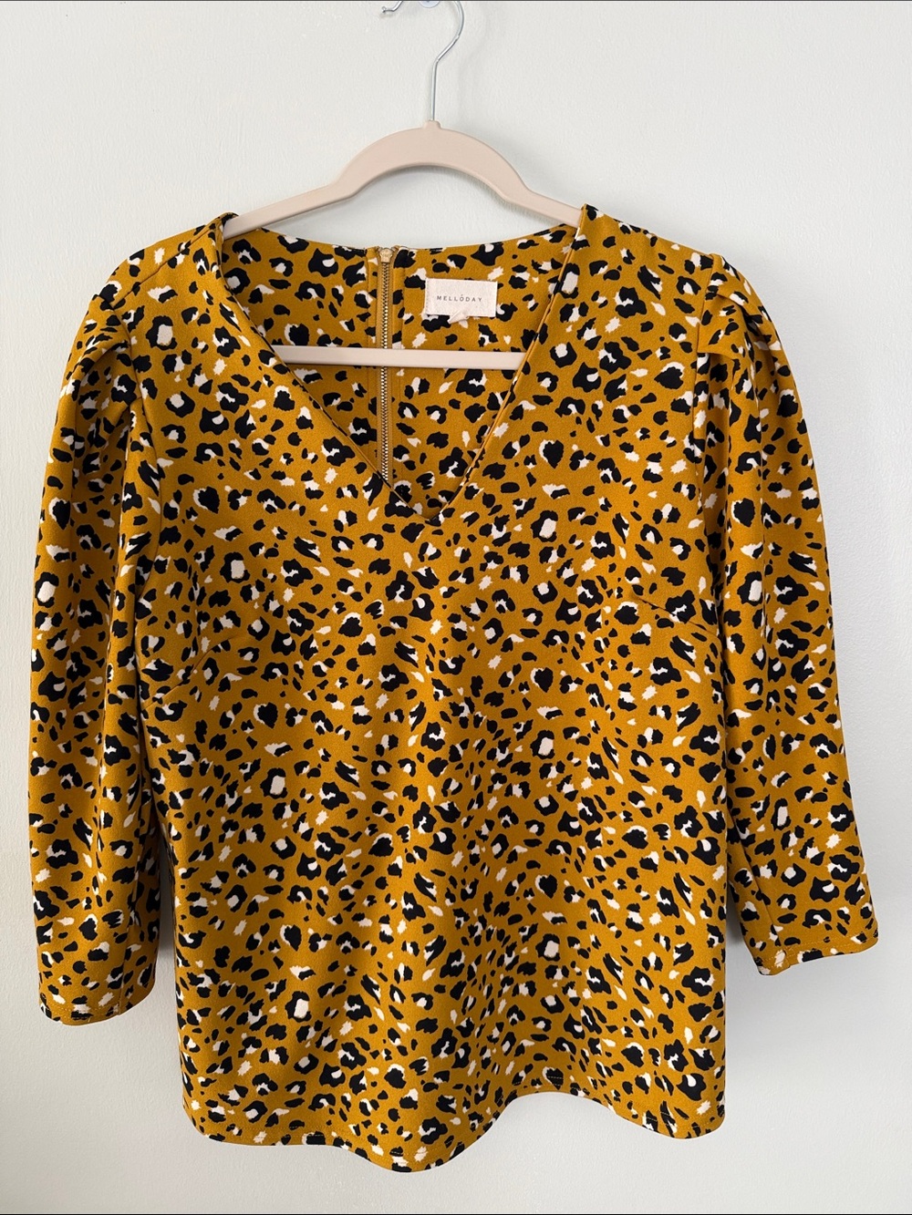 MELLODAY Mustard Leopard V-Neck Blouse